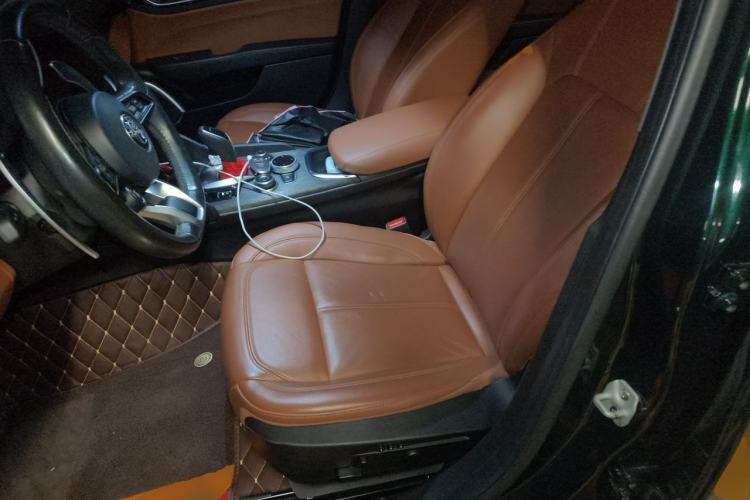 Used Alfa Romeo Giulia 2021 2.0T 280HP Luxury Edition Left Front Seat