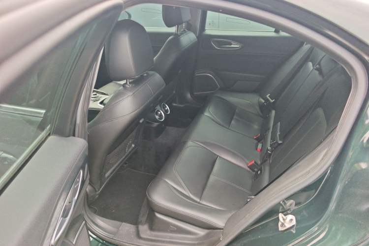 Used Alfa Romeo Giulia 2021 2.0T 280HP Luxury Edition Left Rear Seat