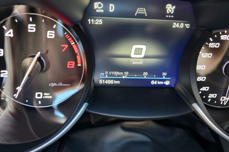 Used Alfa Romeo Giulia 2021 2.0T 280HP Luxury Sport Edition Odometer Close Up