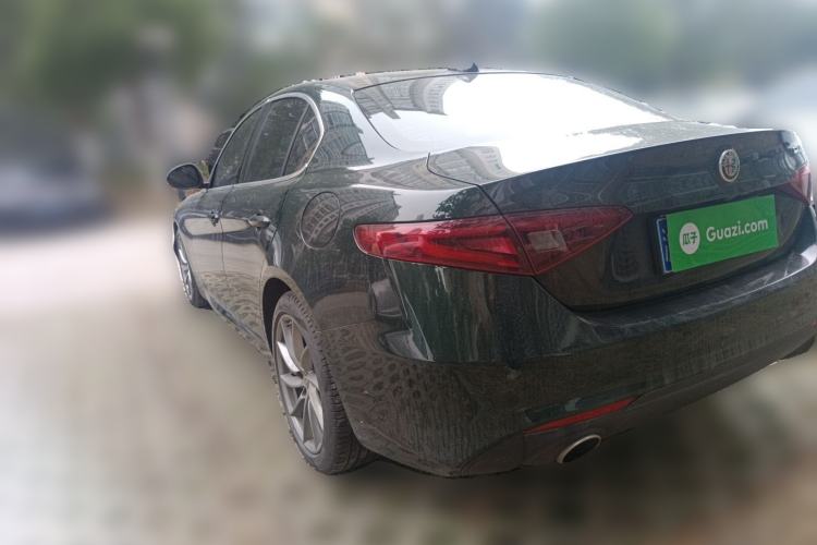 Used Alfa Romeo Giulia 2021 2.0T 280HP Luxury Edition Rear Left 45 Deg