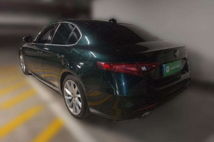 Used Alfa Romeo Giulia 2021 2.0T 280HP Luxury Edition Rear Left 45 Deg
