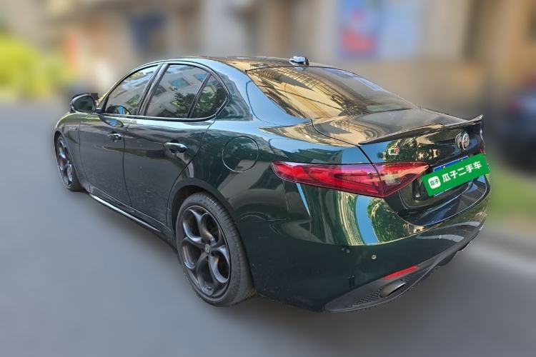 Used Alfa Romeo Giulia 2021 2.0T 280HP Luxury Sport Edition Rear Left 45 Deg