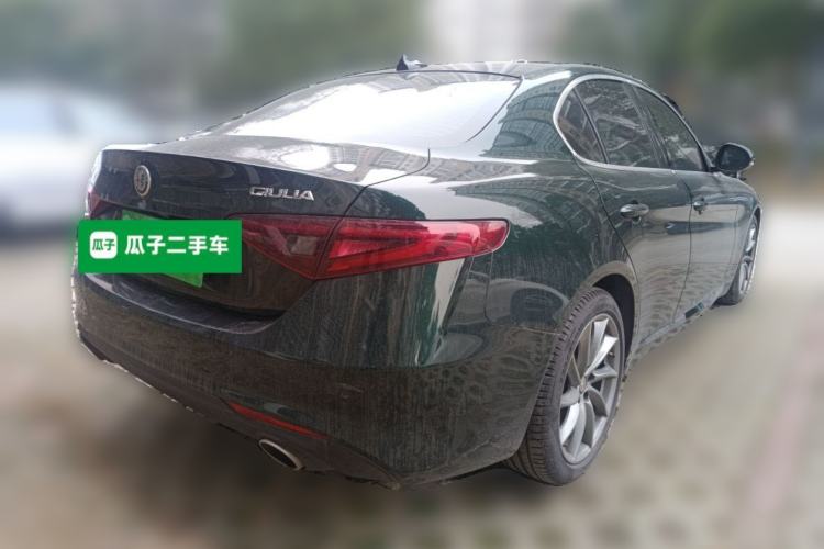 Used Alfa Romeo Giulia 2021 2.0T 280HP Luxury Edition Rear Right 45 Deg