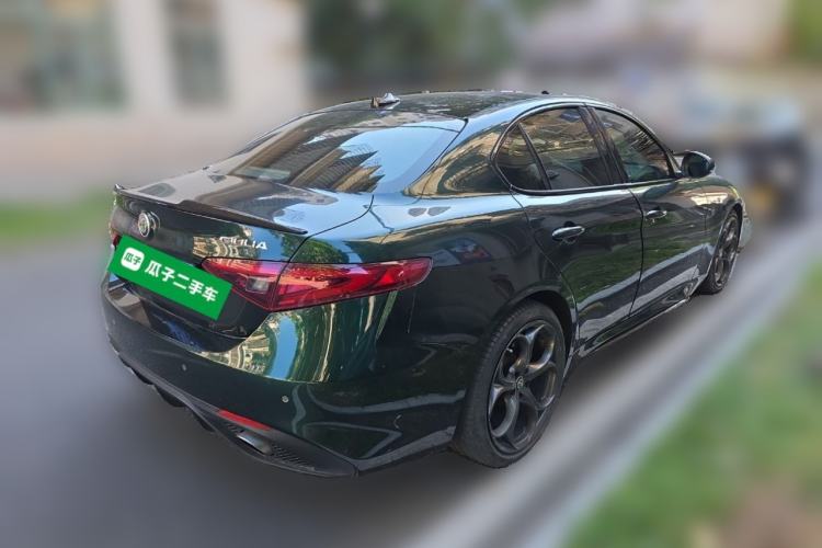 Used Alfa Romeo Giulia 2021 2.0T 280HP Luxury Sport Edition Rear Right 45 Deg