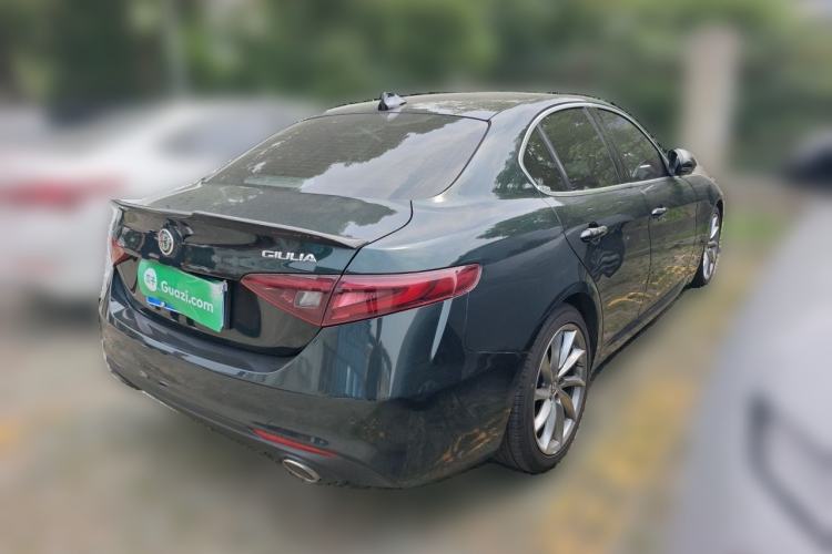 Used Alfa Romeo Giulia 2021 2.0T 280HP Luxury Edition Rear Right 45 Deg