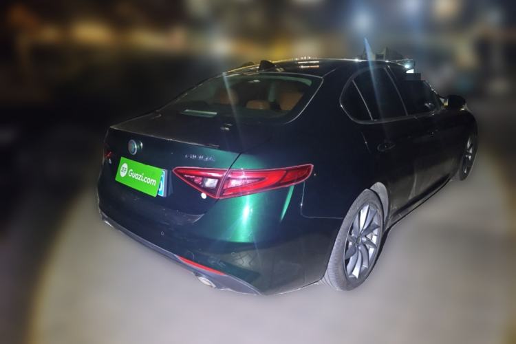 Used Alfa Romeo Giulia 2021 2.0T 280HP Luxury Edition Rear Right 45 Deg