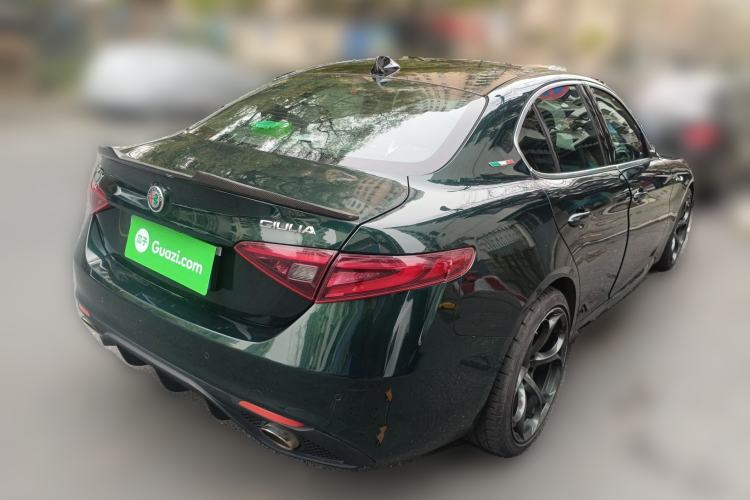 Used Alfa Romeo Giulia 2021 2.0T 280HP Luxury Edition Rear Right 45 Deg