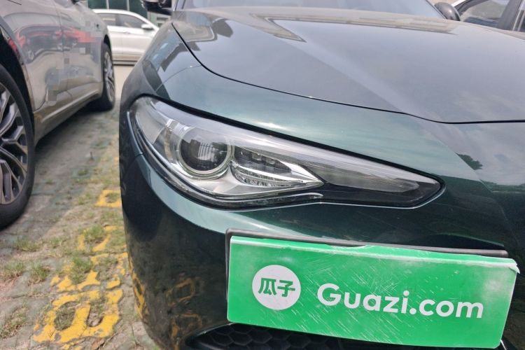 Used Alfa Romeo Giulia 2021 2.0T 280HP Luxury Edition Right Front Headlight