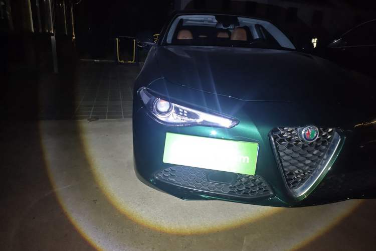Used Alfa Romeo Giulia 2021 2.0T 280HP Luxury Edition Right Front Headlight