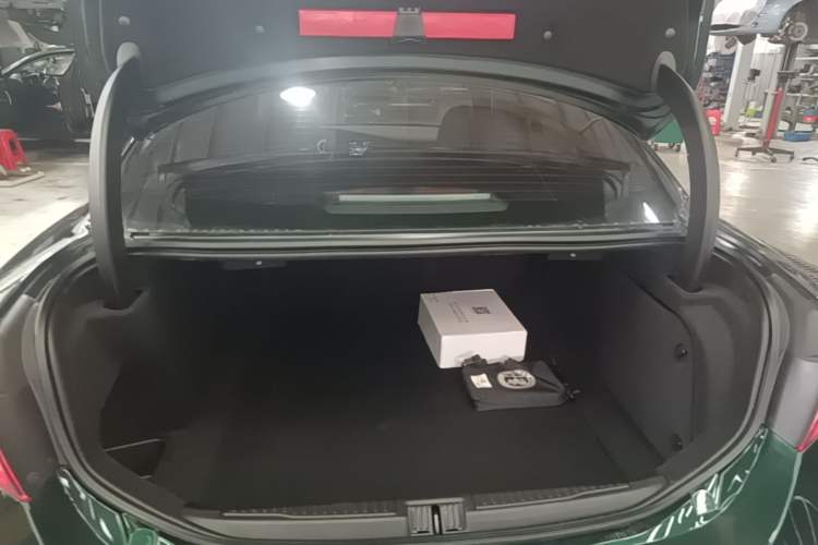 Used Alfa Romeo Giulia 2021 2.0T 280HP Luxury Edition Trunk