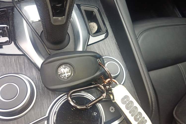 Used Alfa Romeo Giulia 2021 2.0T 280HP Luxury Edition Vehicle Key