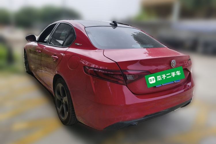 Used Alfa Romeo Giulia 2021 2.0T 280HP Luxury Edition Rear Left 45 Deg