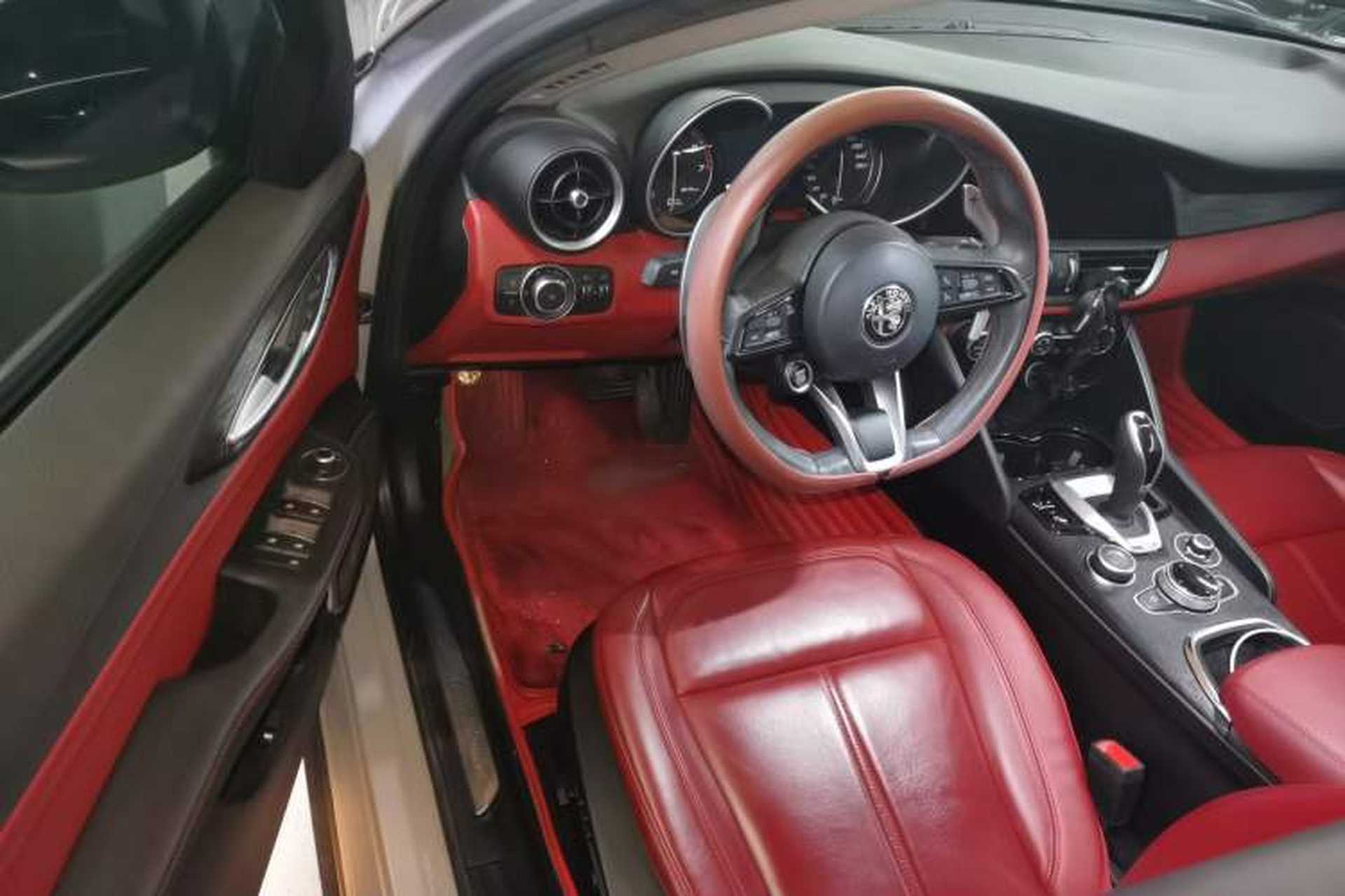 Used Alfa Romeo Giulia 2021 2.0T 280HP Luxury Edition Driver Seat