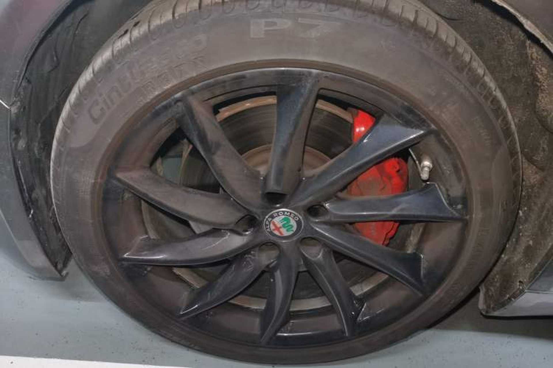 Used Alfa Romeo Giulia 2021 2.0T 280HP Luxury Edition Left Front Wheel Hub