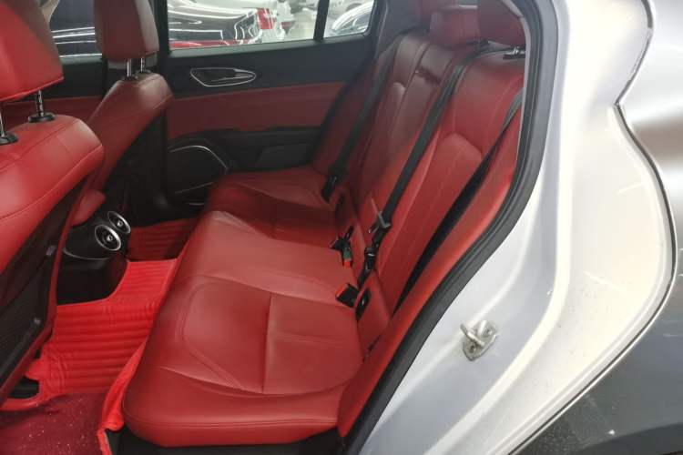 Used Alfa Romeo Giulia 2021 2.0T 280HP Luxury Edition Left Rear Seat