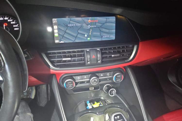Used Alfa Romeo Giulia 2021 2.0T 280HP Luxury Edition Audio And AC Panel