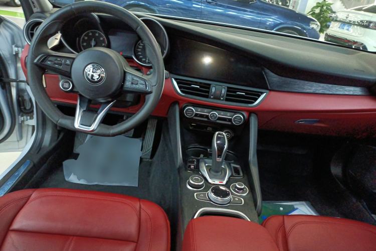 Used Alfa Romeo Giulia 2021 2.0T 280HP Luxury Edition Center Console