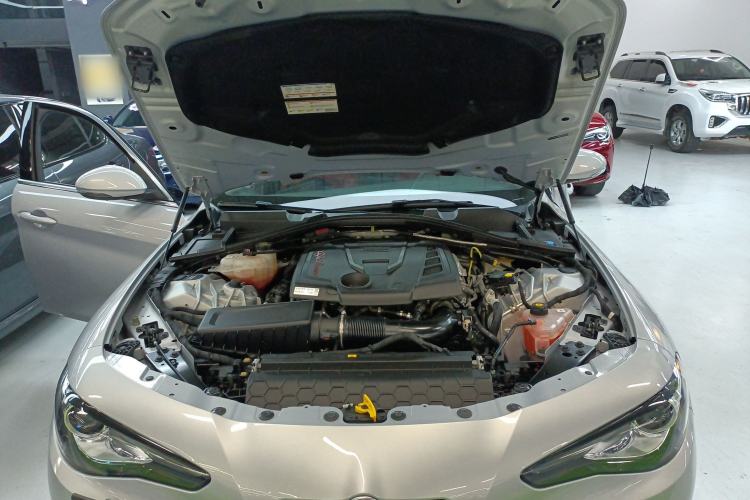 Used Alfa Romeo Giulia 2021 2.0T 280HP Luxury Edition Engine Bay