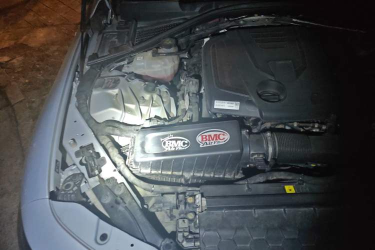 Used Alfa Romeo Giulia 2021 2.0T 280HP Luxury Edition Engine Bay Right