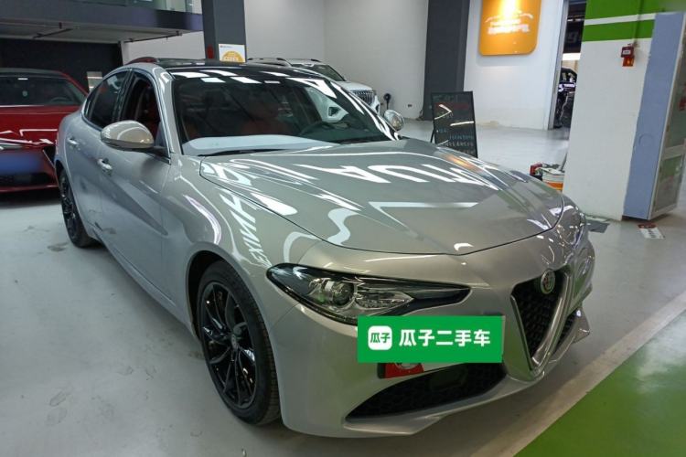 Used Alfa Romeo Giulia 2021 2.0T 280HP Luxury Edition Exterior 1