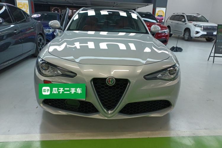 Used Alfa Romeo Giulia 2021 2.0T 280HP Luxury Edition Front