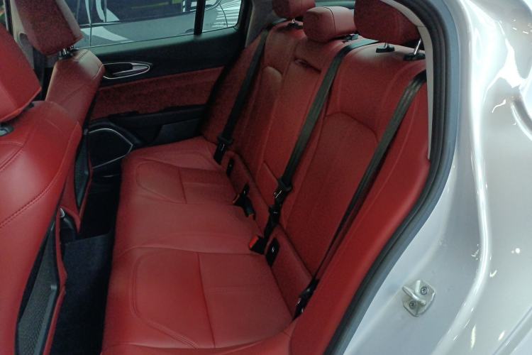 Used Alfa Romeo Giulia 2021 2.0T 280HP Luxury Edition Left Rear Seat