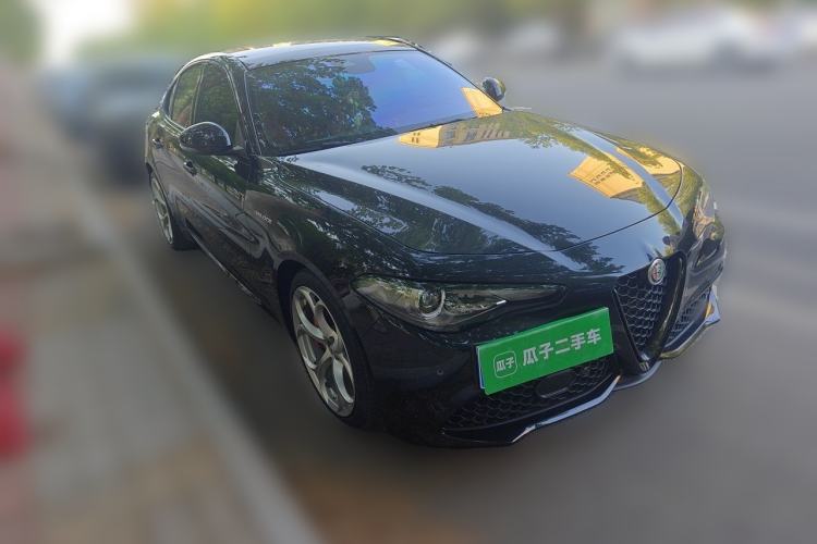 Used Alfa Romeo Giulia 2022 2.0T 280HP Veloce Track Edition Front Right 45 Deg