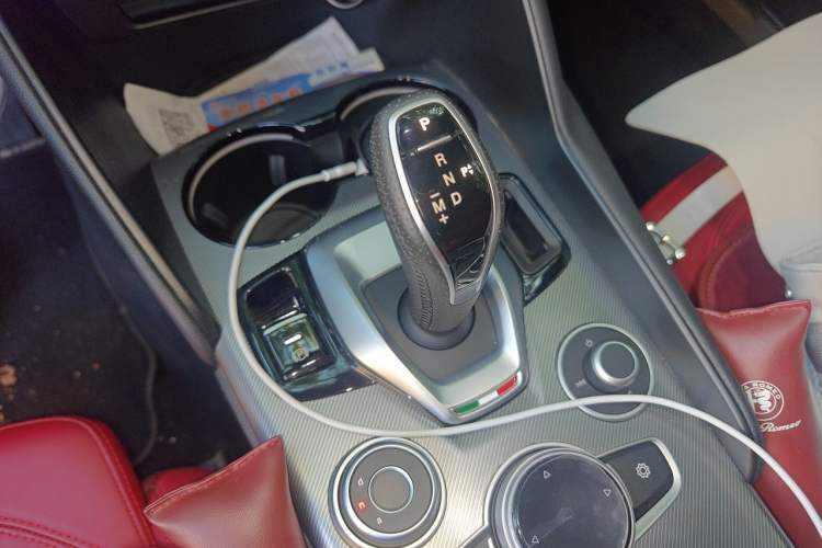 Used Alfa Romeo Giulia 2022 2.0T 280HP Veloce Track Edition Gear Lever