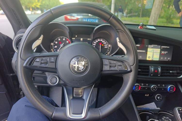 Used Alfa Romeo Giulia 2022 2.0T 280HP Veloce Track Edition Steering Wheel
