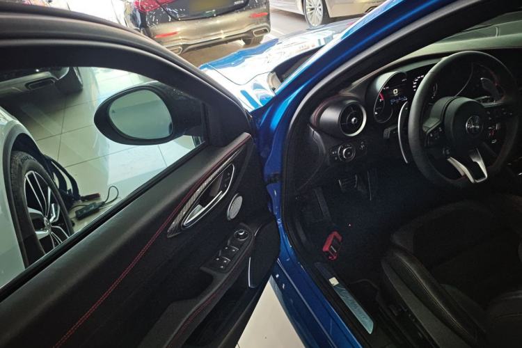 Used Alfa Romeo Giulia 2022 2.0T 280HP Veloce Track Edition Driver Seat