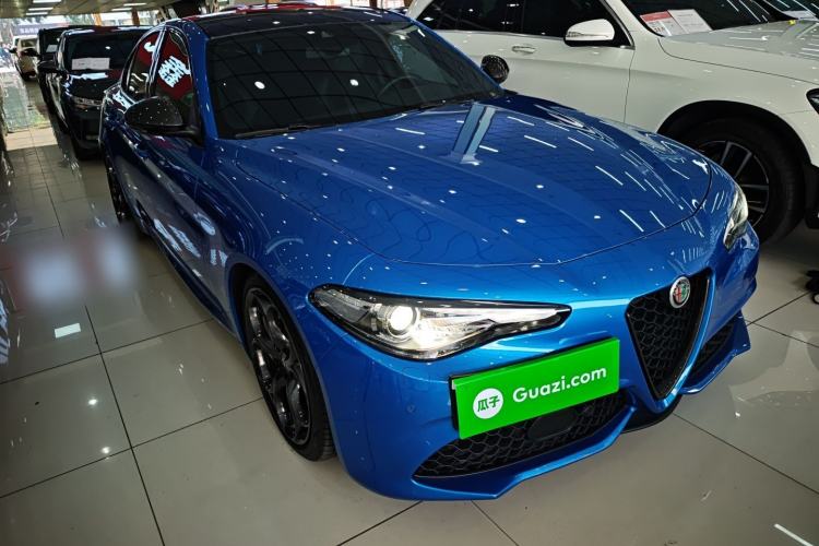 Used Alfa Romeo Giulia 2022 2.0T 280HP Veloce Track Edition Front Right 45 Deg