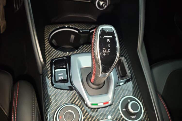 Used Alfa Romeo Giulia 2022 2.0T 280HP Veloce Track Edition Gear Lever