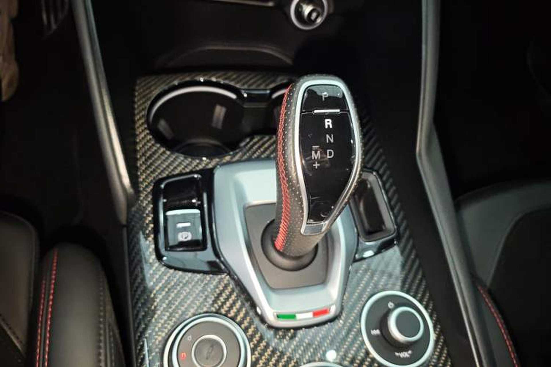 Used Alfa Romeo Giulia 2022 2.0T 280HP Veloce Track Edition Gear Lever