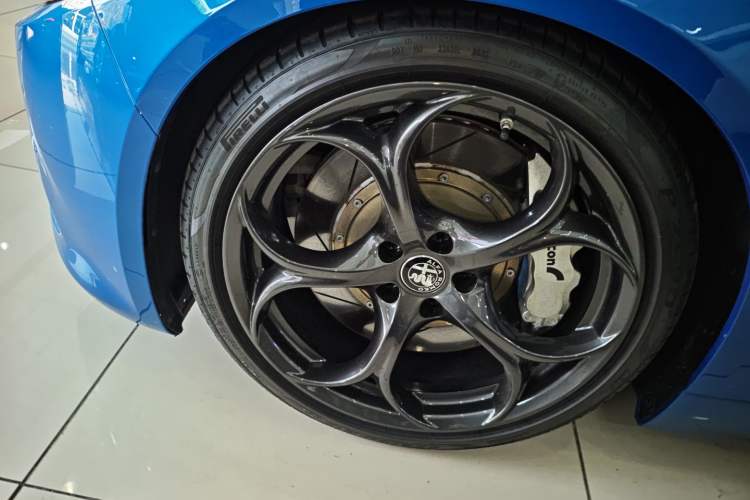 Used Alfa Romeo Giulia 2022 2.0T 280HP Veloce Track Edition Left Front Wheel Hub