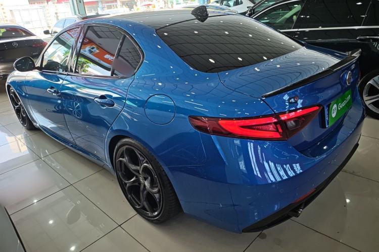 Used Alfa Romeo Giulia 2022 2.0T 280HP Veloce Track Edition Left Side