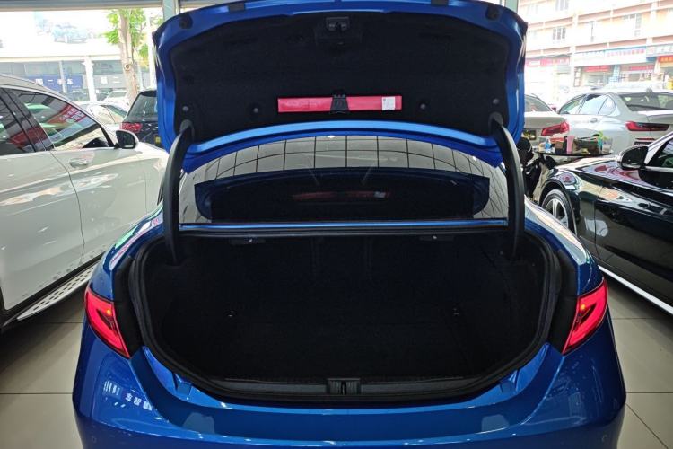 Used Alfa Romeo Giulia 2022 2.0T 280HP Veloce Track Edition Trunk