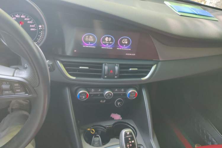 Used Alfa Romeo Giulia 2022 2.0T 280HP Veloce Track Edition Audio And AC Panel