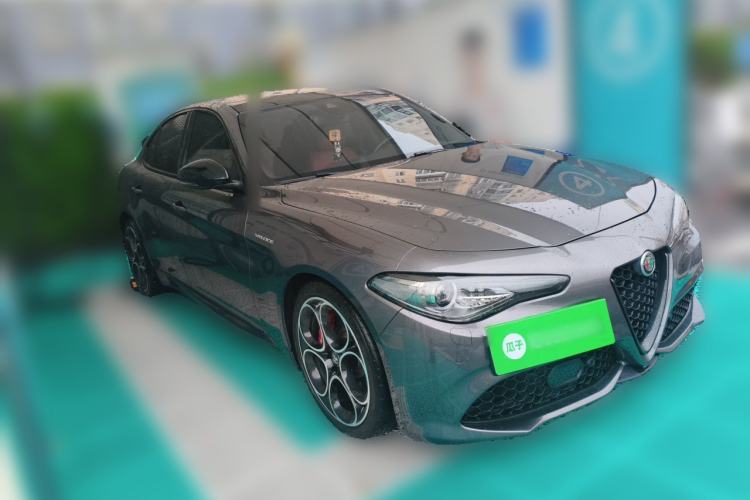 Used Alfa Romeo Giulia 2022 2.0T 280HP Veloce Track Edition Front Right 45 Deg