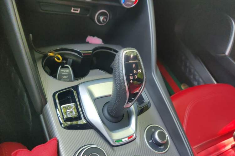 Used Alfa Romeo Giulia 2022 2.0T 280HP Veloce Track Edition Gear Lever