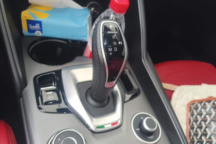 Used Alfa Romeo Giulia 2022 2.0T 280HP Veloce Track Edition Gear Lever