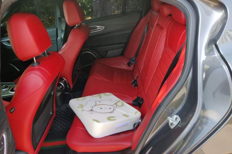 Used Alfa Romeo Giulia 2022 2.0T 280HP Veloce Track Edition Left Rear Seat