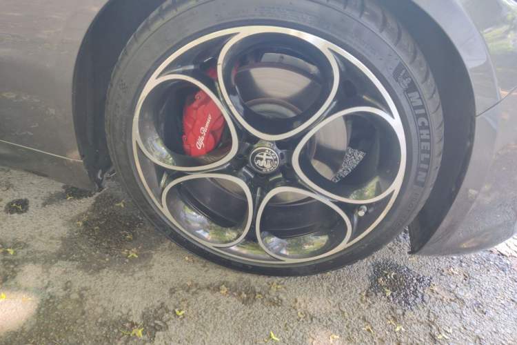 Used Alfa Romeo Giulia 2022 2.0T 280HP Veloce Track Edition Right Front Wheel Hub