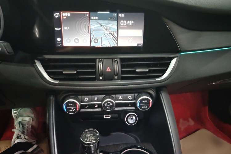 Used Alfa Romeo Giulia 2022 2.0T 280HP Ti Driving Edition Audio And AC Panel