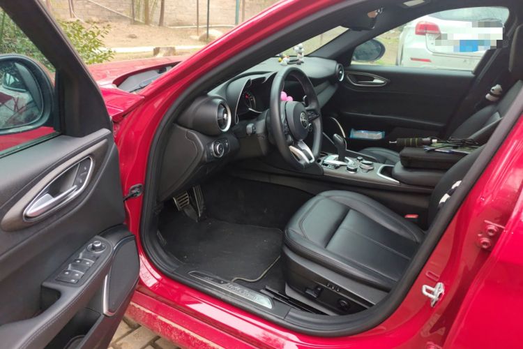 Used Alfa Romeo Giulia 2022 2.0T 280HP Ti Driving Edition Driver Seat