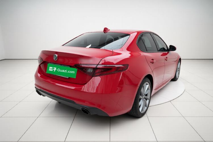 Used Alfa Romeo Giulia 2022 2.0T 280HP Ti Driving Edition Exterior 5
