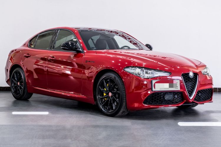 Used Alfa Romeo Giulia 2022 2.0T 280HP Ti Driving Edition Front Right 45 Deg