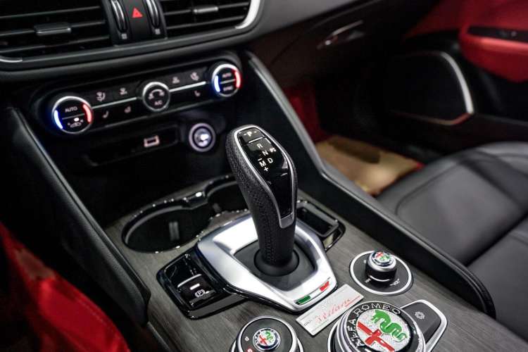 Used Alfa Romeo Giulia 2022 2.0T 280HP Ti Driving Edition Gear Lever
