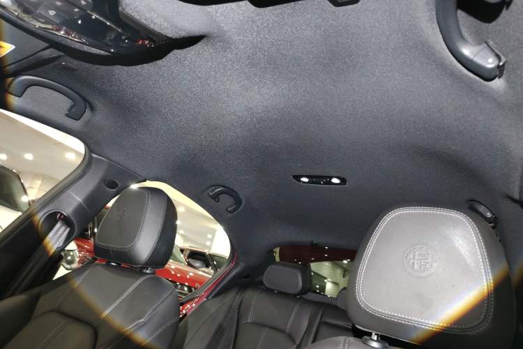 Used Alfa Romeo Giulia 2022 2.0T 280HP Ti Driving Edition Headliner