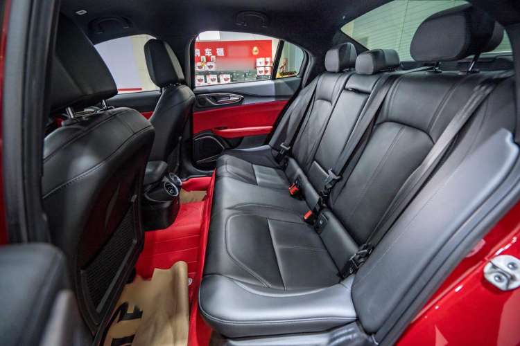 Used Alfa Romeo Giulia 2022 2.0T 280HP Ti Driving Edition Left Rear Seat