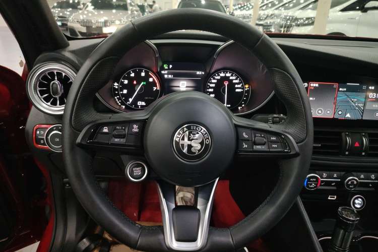Used Alfa Romeo Giulia 2022 2.0T 280HP Ti Driving Edition Steering Wheel